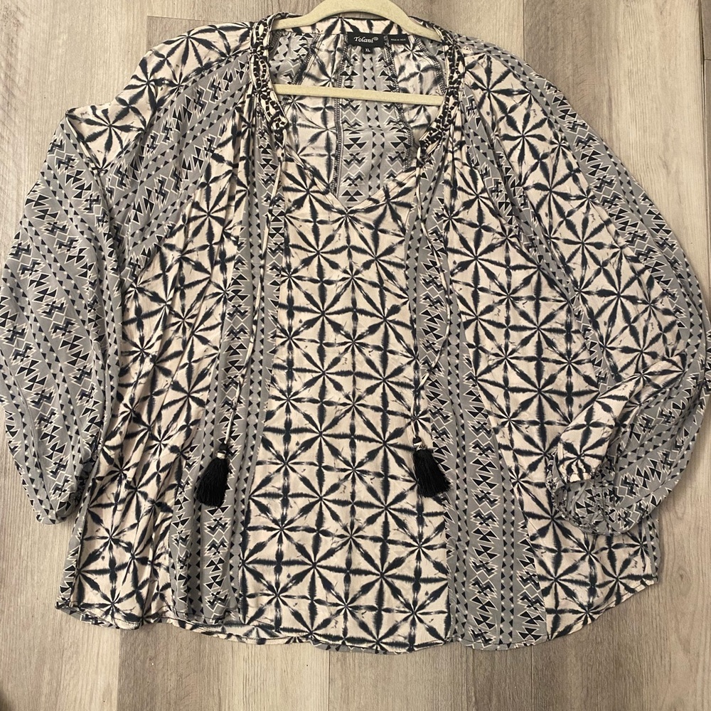 Tolani long sleeve top.